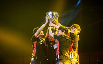 �����⾭�ü�ʷ������Ϸ����ݱ䵽ӵ�о���ϡȱ�Եı��ر�